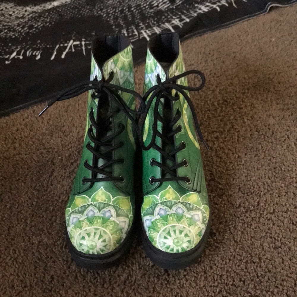 8.5 Yes We Vibe Boots - Picture 2 of 4